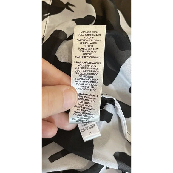 Chicos 3 US XL/16 Exploded Squares Woven Pattern Black White Sheer Blouse NEW - Picture 9 of 11